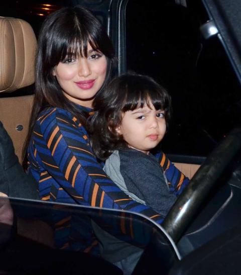 ayesha takia son image