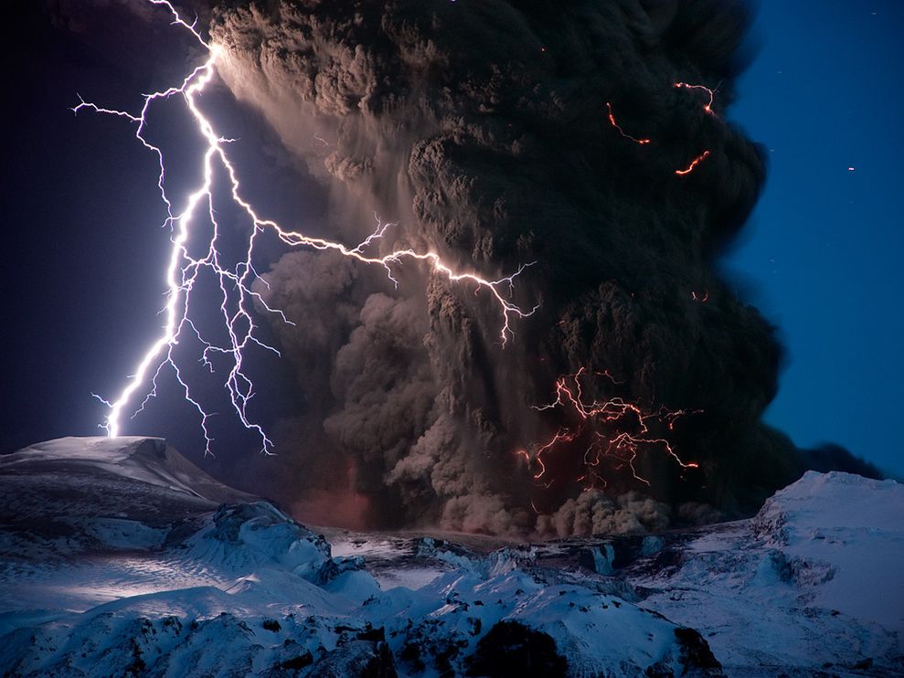 volcano lightning 1 1