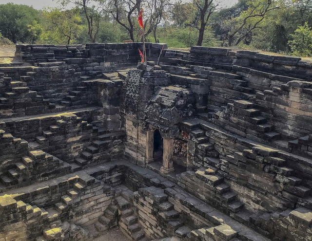 Kund or reservoir at Shiva Temple Roda by sonali dalal