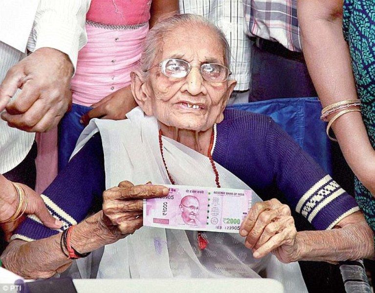 Heeraben Modi Showing Her Support For Demonetisation