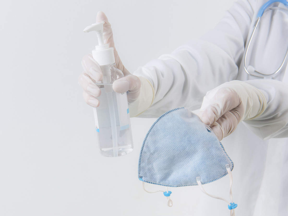 sanitizer mask1 istock