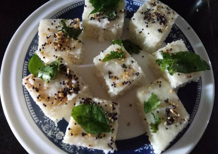 white dhokla recipe main photo