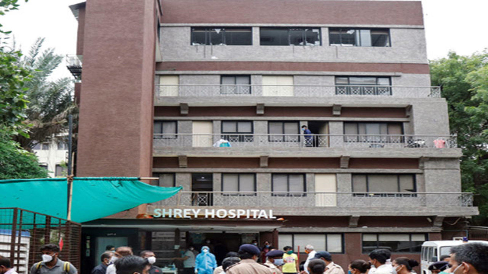 gujarat 8 patients dead 40 rescued after fire breaks out at a covid 19 hospital in ahmedabad