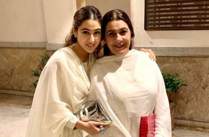 amrita singh sara ali khan 5959774 835x547 m 700x459 1