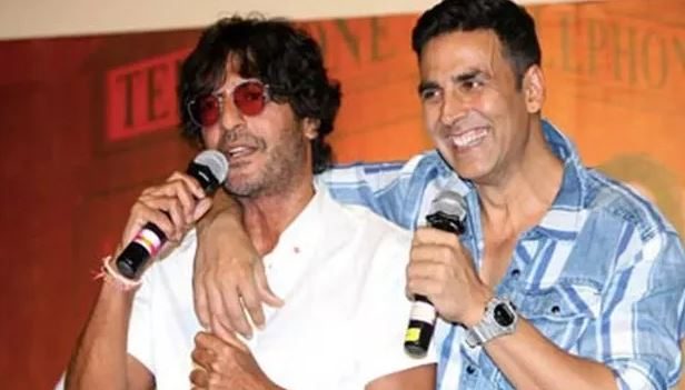 chunky pandey and akshay kumar 6 e1628941574176