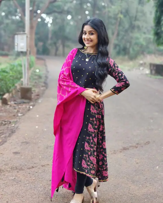 paridhi sharma 3