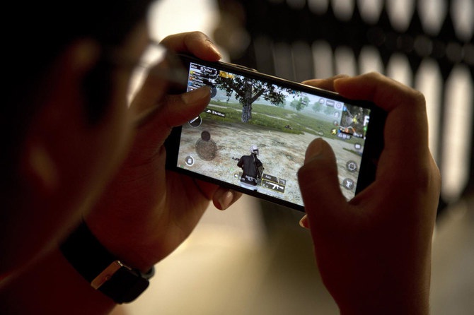 Mobile Game Makes Kids Violent! Find out what experts say about mobiles and children