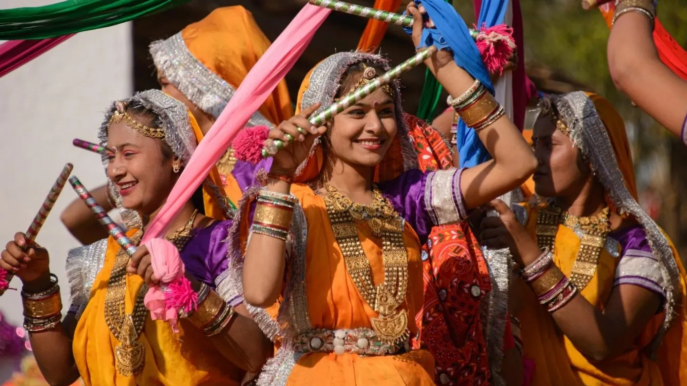 navratri dandiya durga puja1 1366x768 1