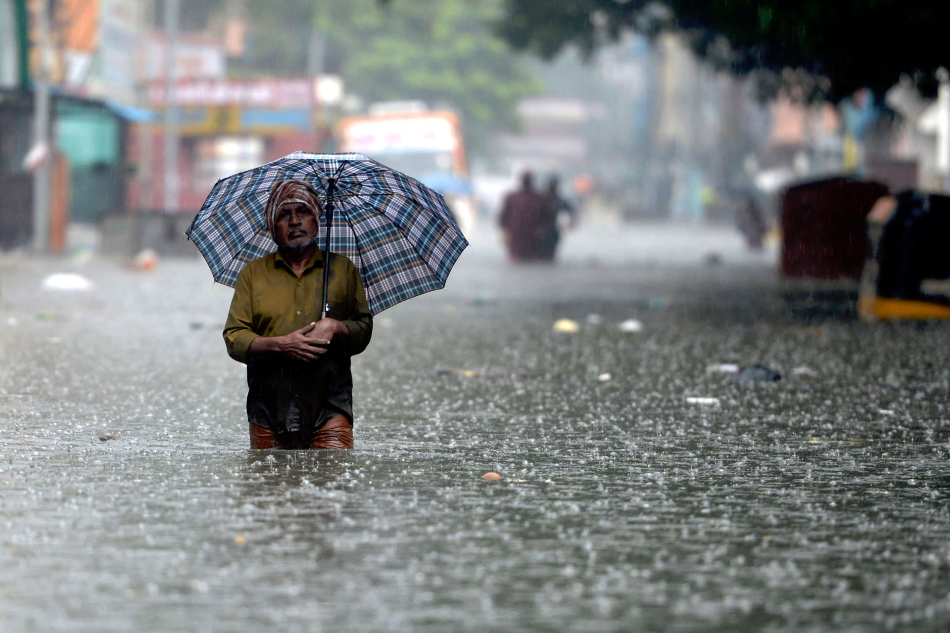 Gujarat Weather News ગુજરાતના ઘણા ભાગોમાં ભારે વરસાદને કારણે રસ્તાઓ