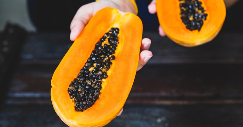 Dont waste papaya seeds at all you can use these 4 ways.