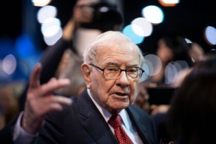 Warren Buffett gave 2 mantras to get rich you too remember it will rain money