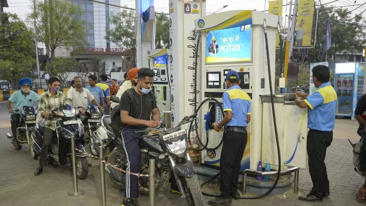 Petrol Diesel Price Today: પેટ્રોલ અને ડીઝલના નવા દરો જાહેર, ટાંકી ભરતા પહેલા કિંમત તપાસો.