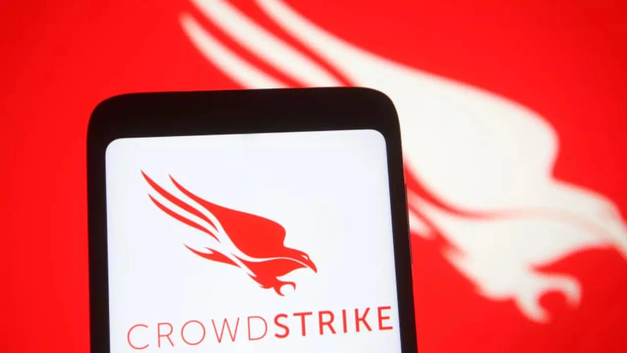 CrowdStrike શું છે? જેમાંથી એક અપડેટે વિન્ડોઝ કોમ્પ્યુટરને સમગ્ર વિશ્વમાં સ્થગિત કરી દીધું.