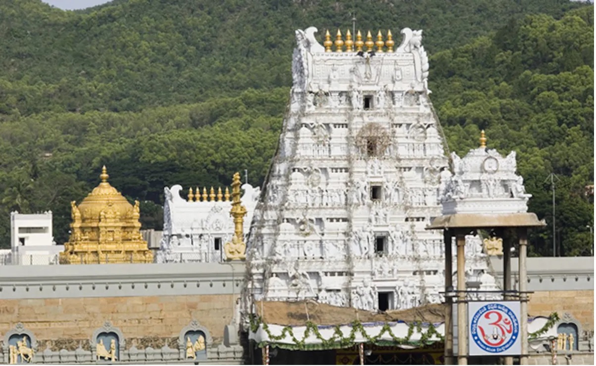 Tirupati: મંદિરમાં 3 પ્રકારના લાડુઓનું ઉત્પાદન: વેચાણથી થાય છે 500 કરોડ રૂપિયાનું વાર્ષિક આવક!