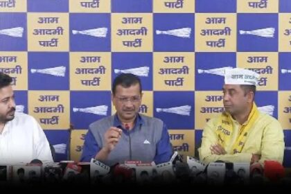 former bjp mla anil jha joins aap makes serious allegations arvind kejriwal gets him membership