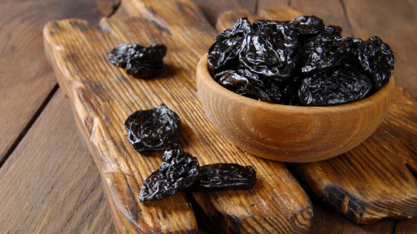 how to eat roasted munakka with black salt benefits