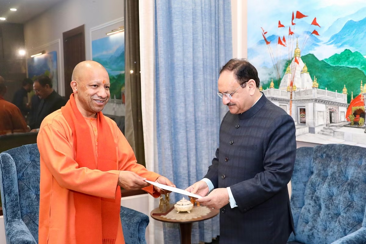 cm yogi adityanath met amit shah jp nadda invited them to maha kumbh mela42