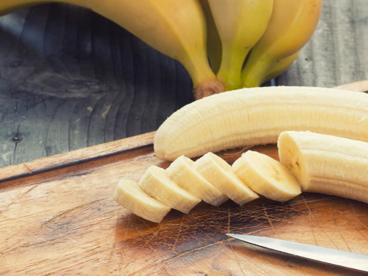 eating banana is very beneficial in constipation know when and how much to eat in hindi kela khane ke fayde22