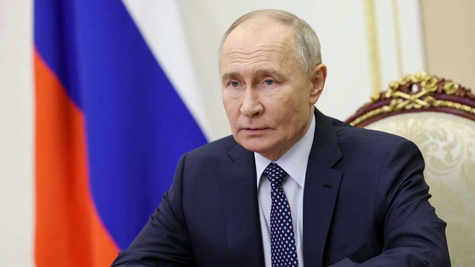 putin apologises to azerbaijani leader for deadly plane crash amid rising tensions53