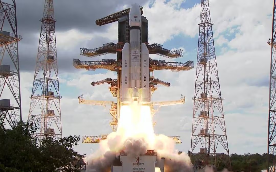 what is space docking isro spacecraft reached the launch pad know the purpose of this mission spadex pslv c604532