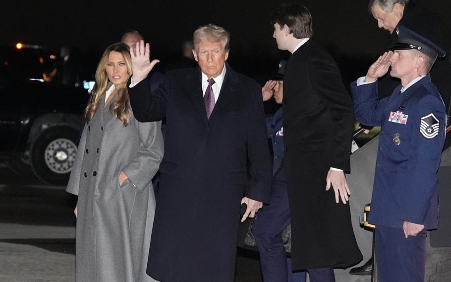 donald trump oath ceremony national guard soldiers wear special stripes on their shoulders1