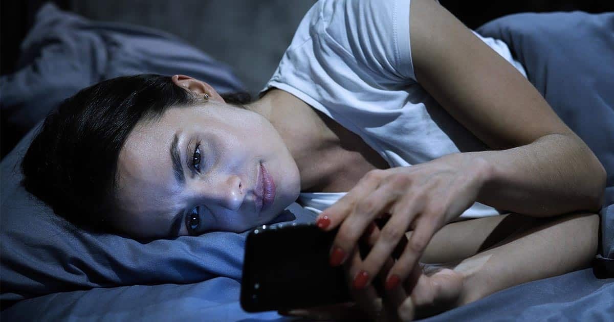 these habits at night can be dangerous for health worst habits for sleep1