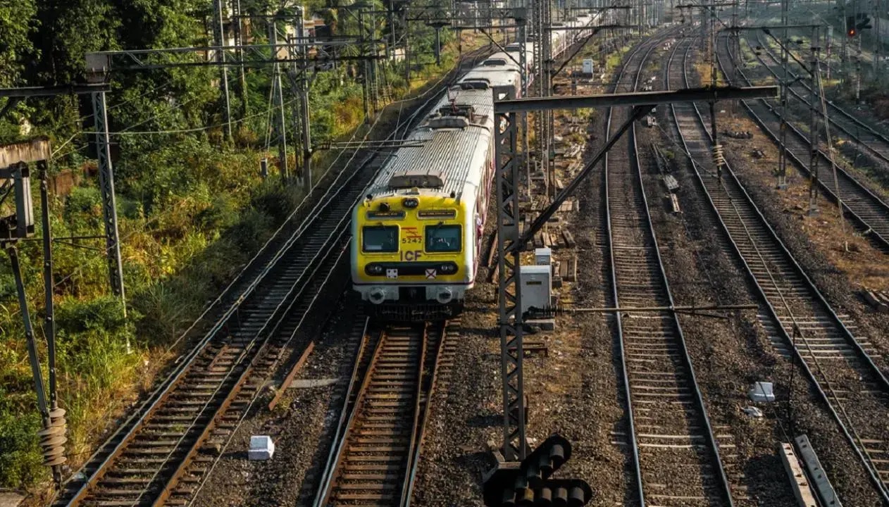 western railway takes 60 days mega block at surat railway station divert mumbai vadodara trains to udhna from jan 8 know all47