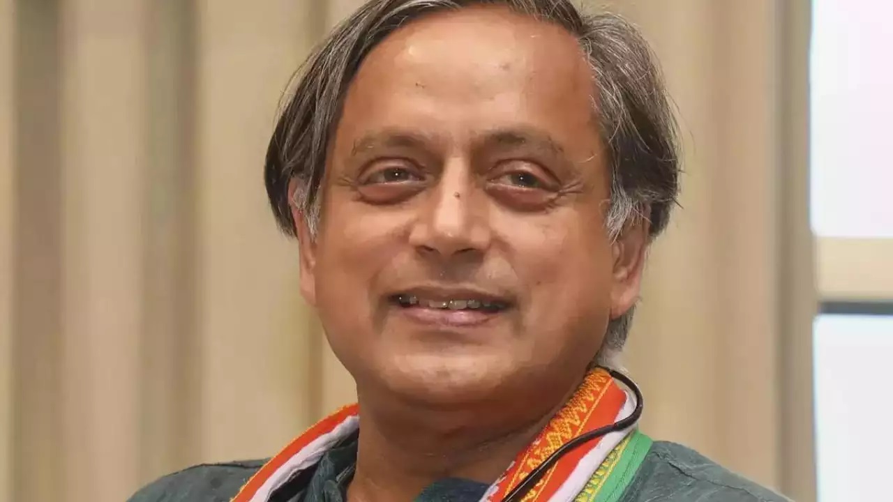 Shashi Tharoor became a fan of PM Modis foreign policy said such a big thing about Pakistan