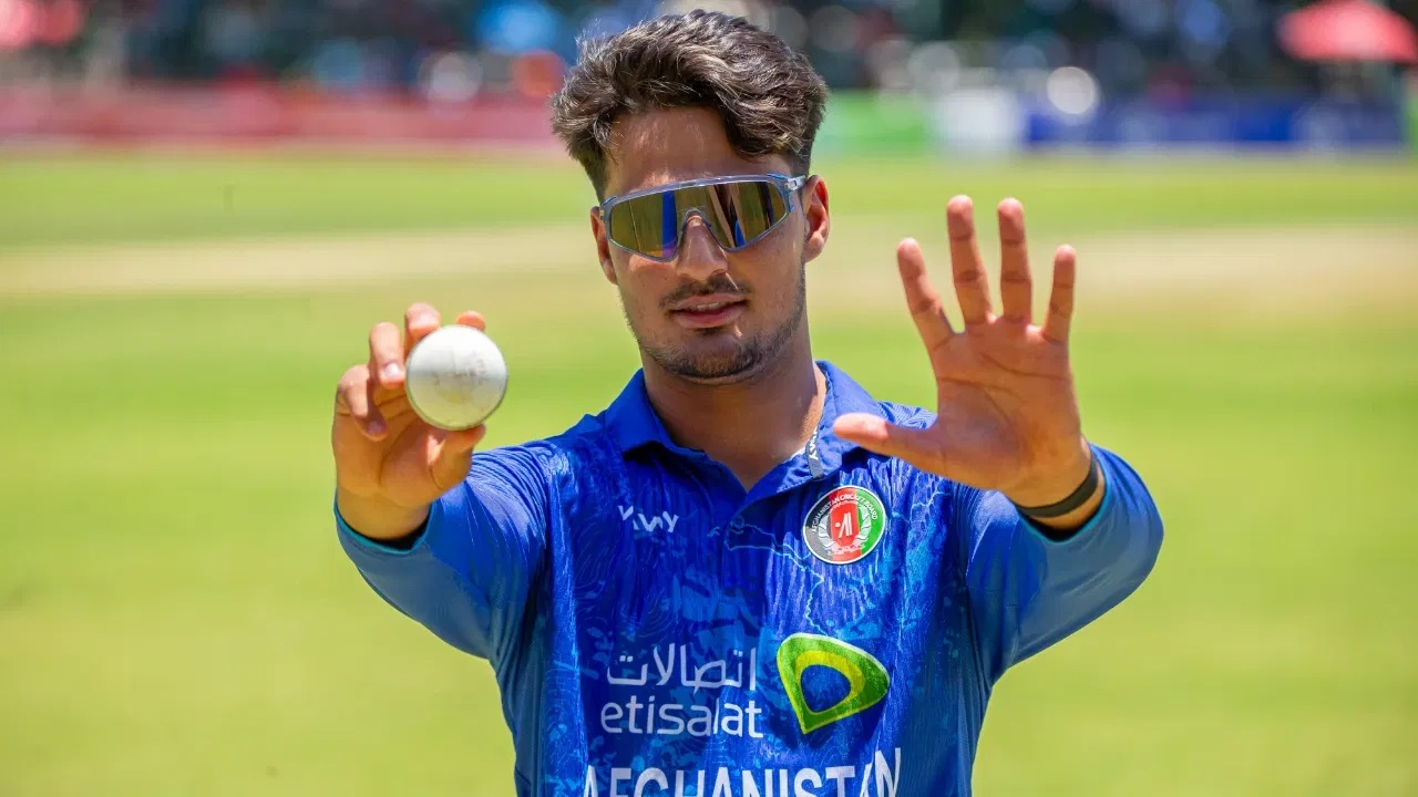 This team suffered a setback before IPL 2025 this player was ruled out of the entire tournament Hardik Pandya is in tension