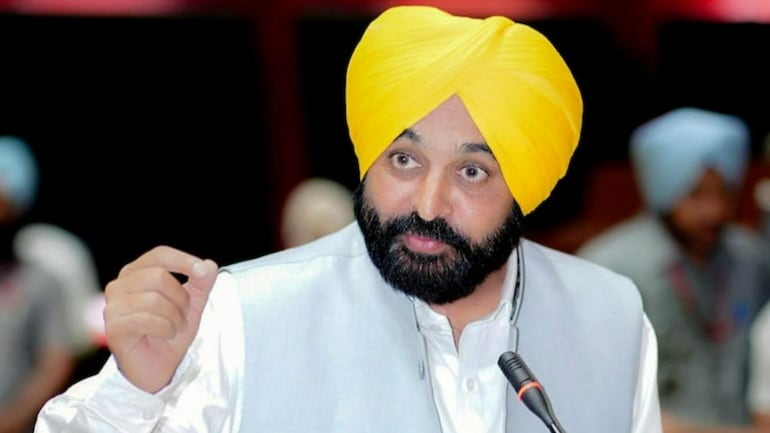 why usa illegal immigrants flights landing in amritsar cm bhagwant mann targets central government