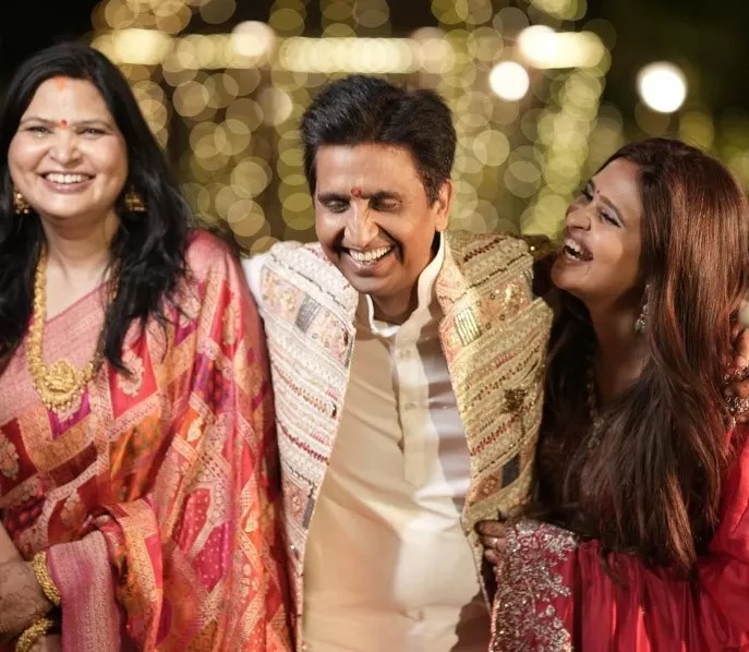 kumar vishwas daughter agrata married to businessman pavitra khandelwal